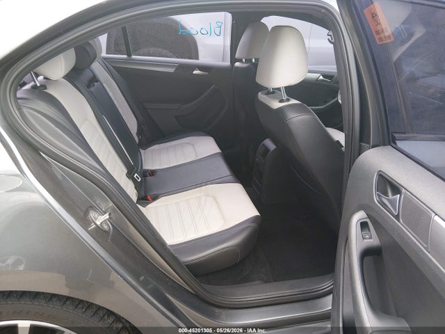 3VWD17AJ5GM411557 Volkswagen Jetta 1.8t Sport