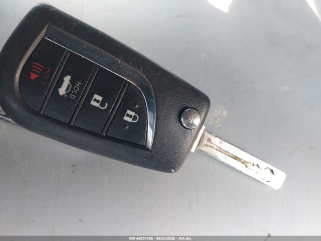 4T1B11HK3JU562062 Toyota CAMRY SE