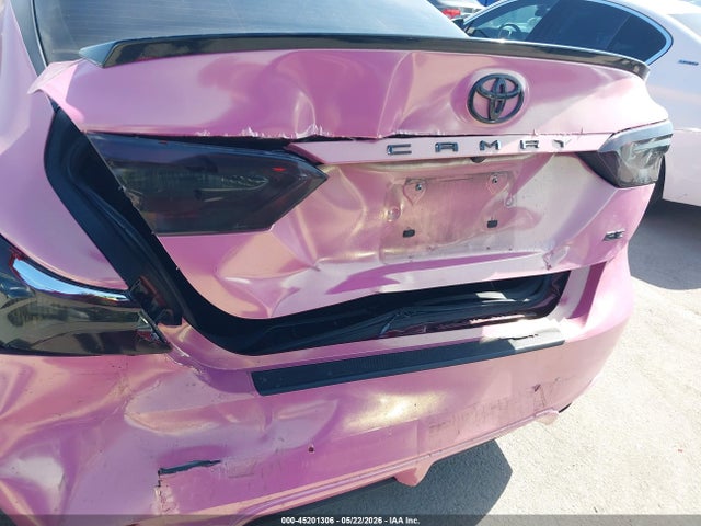 4T1B11HK3JU562062 Toyota CAMRY SE