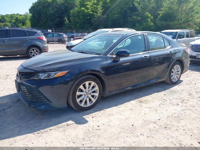 2018 Toyota Camry Le მანქანა იყიდება აუქციონზე, vin: 4T1B11HK3JU509622, აუქციონის ნომერი: 45201390