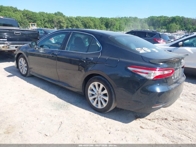 2018 Toyota Camry Le მანქანა იყიდება აუქციონზე, vin: 4T1B11HK3JU509622, აუქციონის ნომერი: 45201390