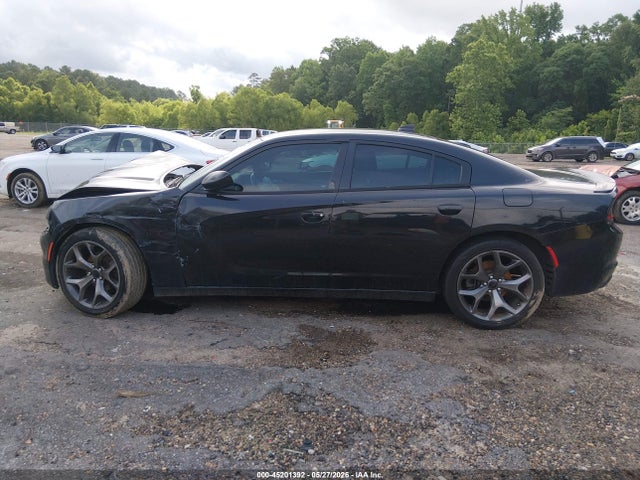 45201392 :رقم المزاد ، 2C3CDXHG7FH784827 vin ، 2015 Dodge Charger Sxt مزاد بيع