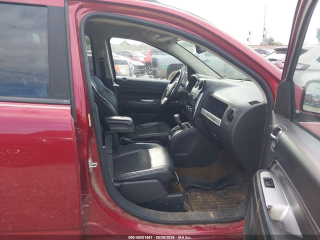 1C4NJDEB8GD687137 Jeep Compass Latitude