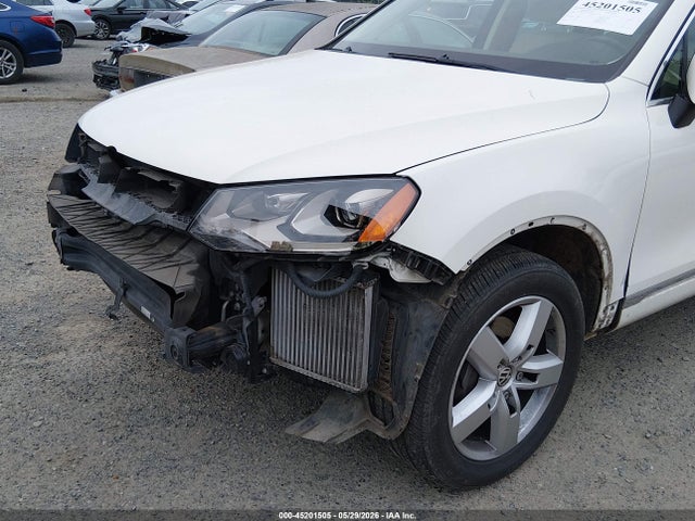 Aukcja sprzedaży 2011 Volkswagen Touareg Tdi Lux, vin: WVGFK9BP9BD003912, numer aukcji: 45201505
