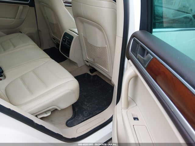 Aukcja sprzedaży 2011 Volkswagen Touareg Tdi Lux, vin: WVGFK9BP9BD003912, numer aukcji: 45201505