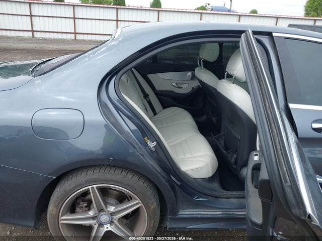 2015 Mercedes-benz C 300 Sport 4matic მანქანა იყიდება აუქციონზე, vin: 55SWF4KB0FU020160, აუქციონის ნომერი: 45201523