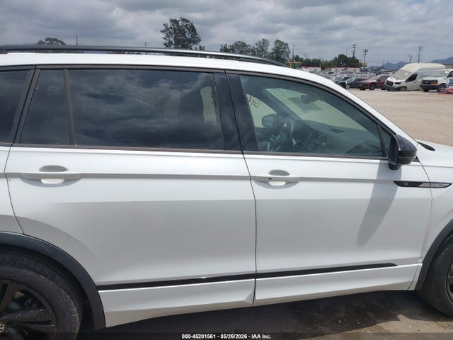 Продажа на аукционе авто 2023 Volkswagen Tiguan 2.0t Se R-line Black, vin: 3VVCB7AX6PM098844, номер лота: 45201561