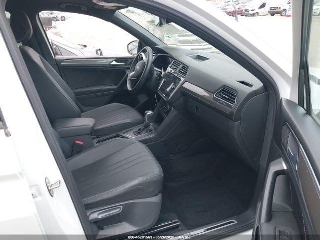 Продажа на аукционе авто 2023 Volkswagen Tiguan 2.0t Se R-line Black, vin: 3VVCB7AX6PM098844, номер лота: 45201561
