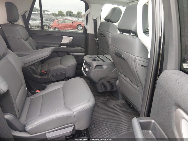 1FMJU1J89TEA02397 Ford Expedition Active