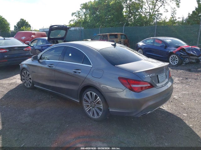 Mercedes-Benz CLA 250 4MATIC 2019 WDDSJ4GB0KN770313 Image 3
