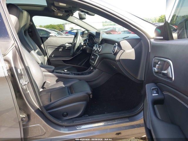Mercedes-Benz CLA 250 4MATIC 2019 WDDSJ4GB0KN770313 Image 5