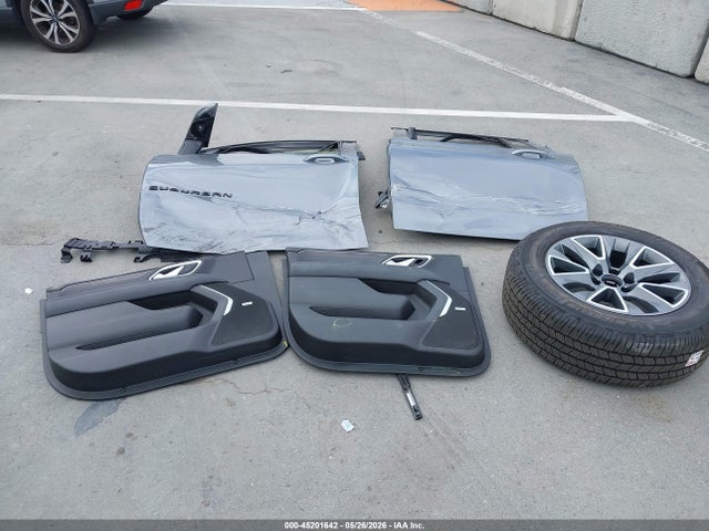 2022 Chevrolet Suburban 4wd Z71 მანქანა იყიდება აუქციონზე, vin: 1GNSKDKD1NR201183, აუქციონის ნომერი: 45201642