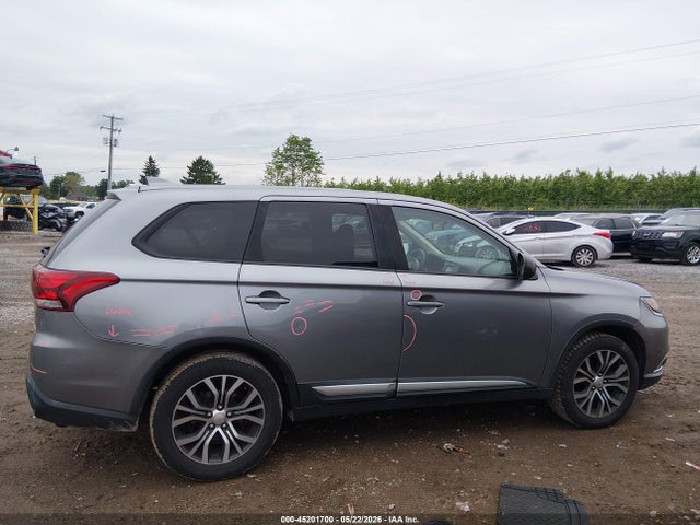 Продаж на аукціоні авто 2018 Mitsubishi Outlander Es, vin: JA4AD2A34JZ038741, номер лоту: 45201700