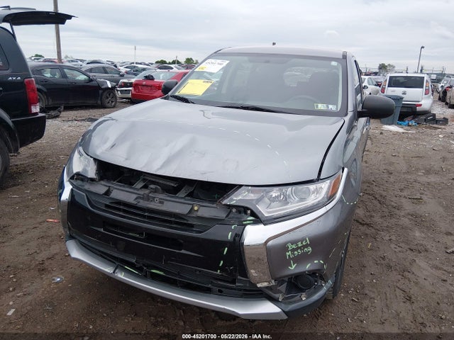 Продаж на аукціоні авто 2018 Mitsubishi Outlander Es, vin: JA4AD2A34JZ038741, номер лоту: 45201700