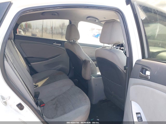 45201703 :رقم المزاد ، KMHCT4AE6FU867230 vin ، 2015 Hyundai Accent Gls مزاد بيع