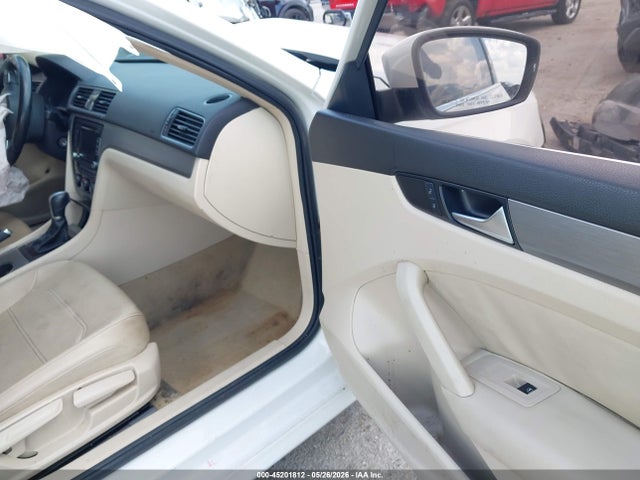 Aukcja sprzedaży 2015 Volkswagen Passat 1.8t Se, vin: 1VWBS7A33FC004178, numer aukcji: 45201812