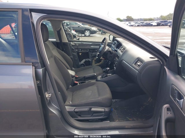3VWD17AJXFM355808 Volkswagen Jetta 1.8t Se