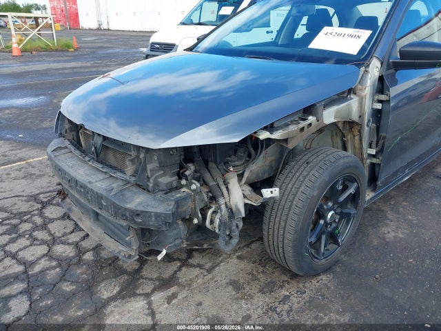 45201908 :رقم المزاد ، 3VWD17AJXFM355808 vin ، 2015 Volkswagen Jetta 1.8t Se مزاد بيع