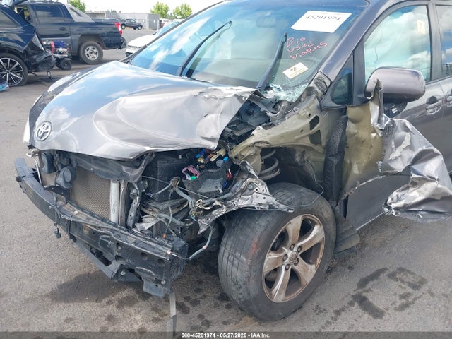 Toyota Sienna Le 8 Passenger 2015 5TDKK3DC9FS577625 Image 6