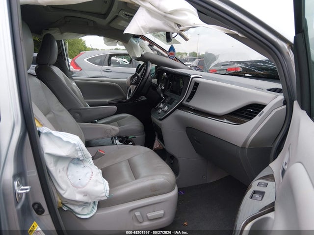 Продаж на аукціоні авто 2017 Toyota Sienna Xle 8 Passenger, vin: 5TDYZ3DC5HS782982, номер лоту: 45201997
