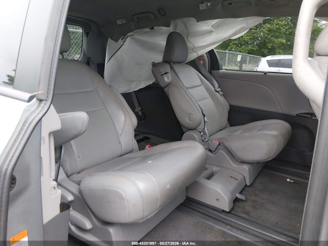Продаж на аукціоні авто 2017 Toyota Sienna Xle 8 Passenger, vin: 5TDYZ3DC5HS782982, номер лоту: 45201997