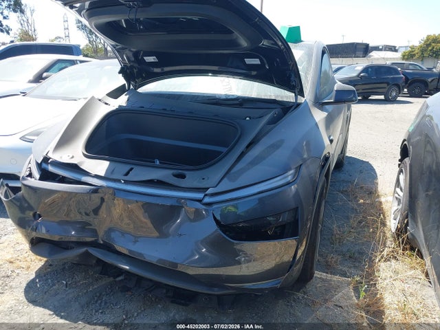 2026 Tesla Model Y Premium Rear-wheel Drive/rear-wheel Drive მანქანა იყიდება აუქციონზე, vin: 7SAYGDED3TF614325, აუქციონის ნომერი: 45202003