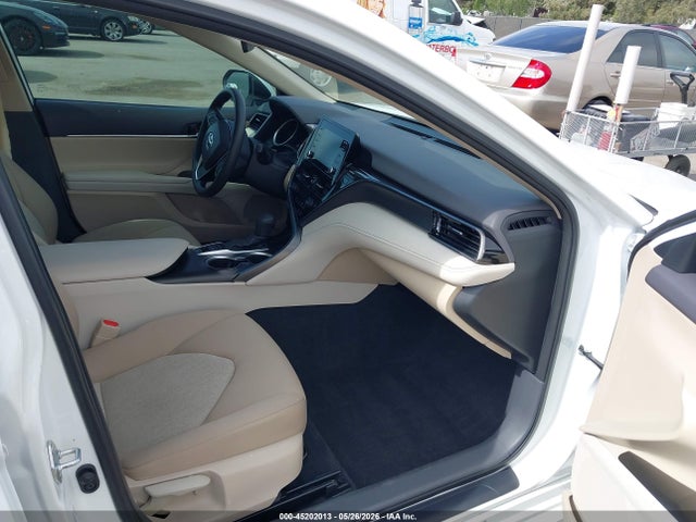 4T1C31AK5NU570713 Toyota Camry Le Hybrid
