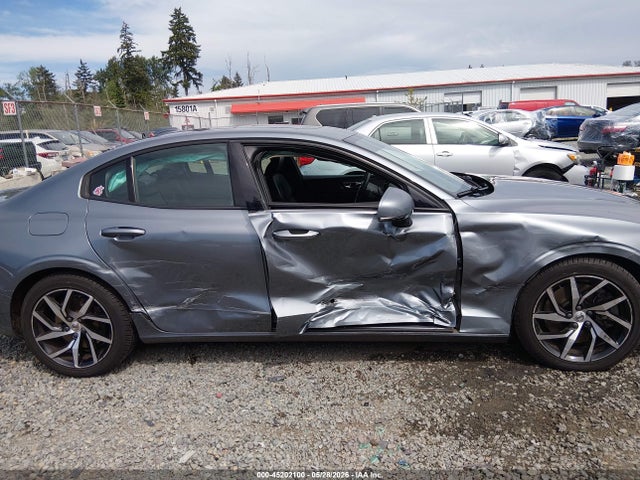 7JRA22TK3LG037824 Volvo S60 T6 Momentum