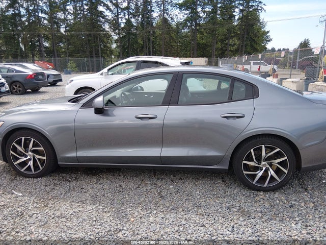 7JRA22TK3LG037824 Volvo S60 T6 Momentum