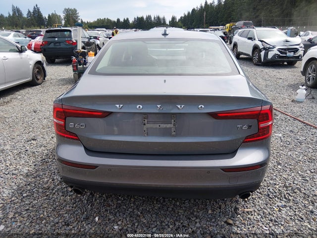 7JRA22TK3LG037824 Volvo S60 T6 Momentum