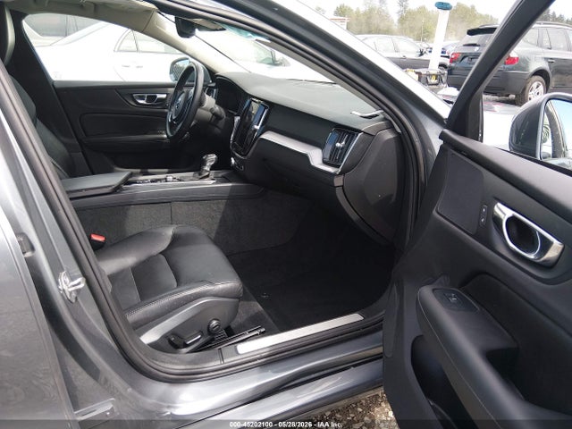7JRA22TK3LG037824 Volvo S60 T6 Momentum