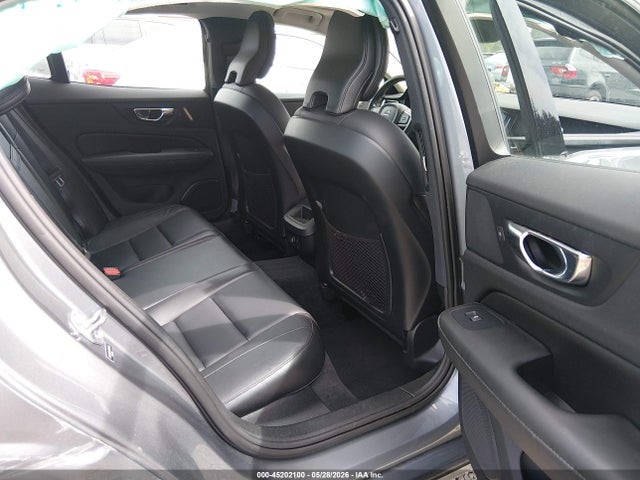 7JRA22TK3LG037824 Volvo S60 T6 Momentum