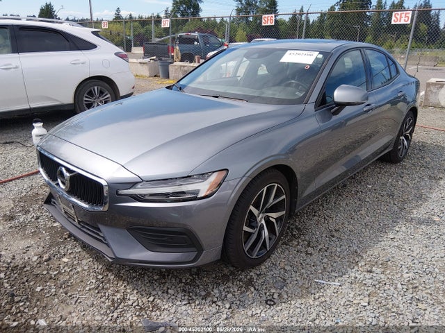 7JRA22TK3LG037824 Volvo S60 T6 Momentum