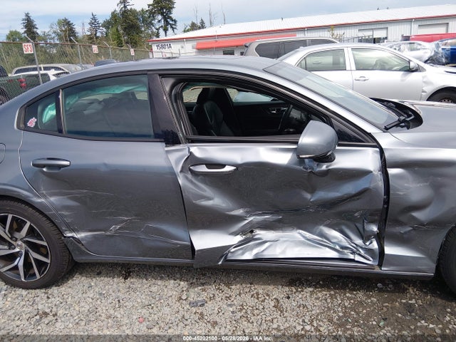 7JRA22TK3LG037824 Volvo S60 T6 Momentum