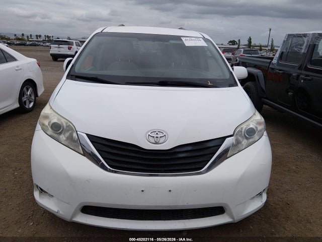 5TDKK3DC0GS719152 Toyota Sienna Le 8 Passenger
