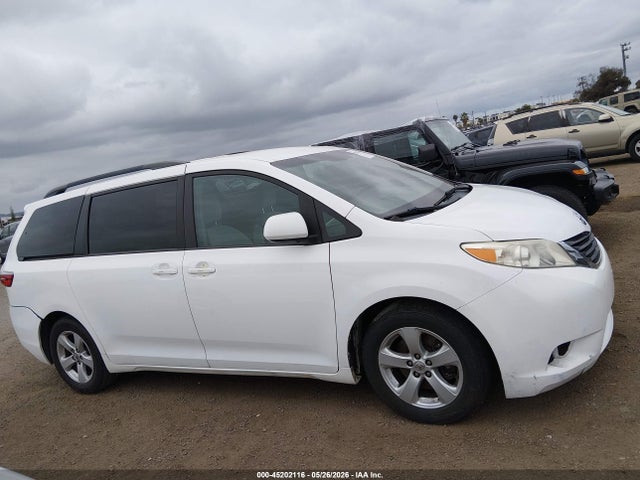 5TDKK3DC0GS719152 Toyota Sienna Le 8 Passenger