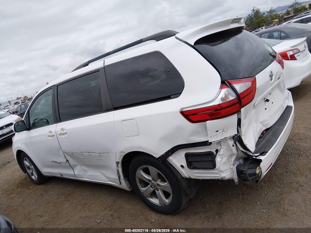 5TDKK3DC0GS719152 Toyota Sienna Le 8 Passenger