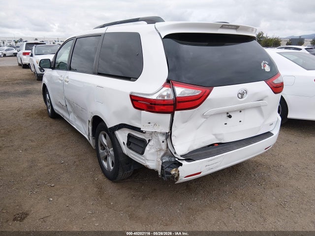 5TDKK3DC0GS719152 Toyota Sienna Le 8 Passenger