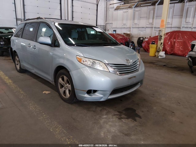Продаж на аукціоні авто 2017 Toyota Sienna Le 8 Passenger, vin: 5TDKZ3DC1HS774884, номер лоту: 45202122
