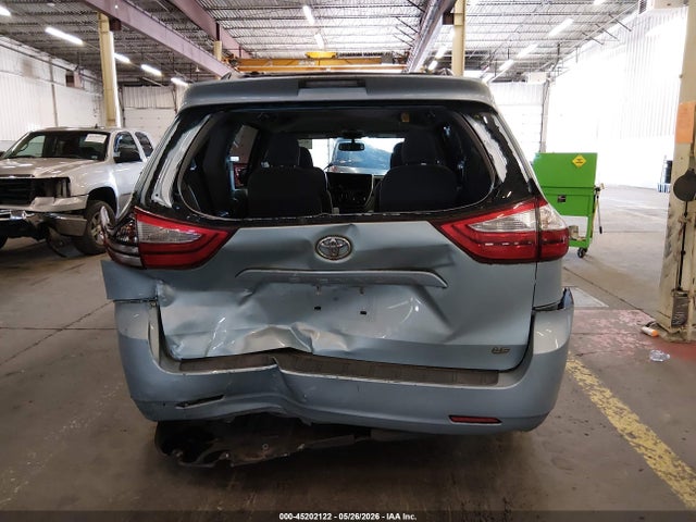 45202122 :رقم المزاد ، 5TDKZ3DC1HS774884 vin ، 2017 Toyota Sienna Le 8 Passenger مزاد بيع
