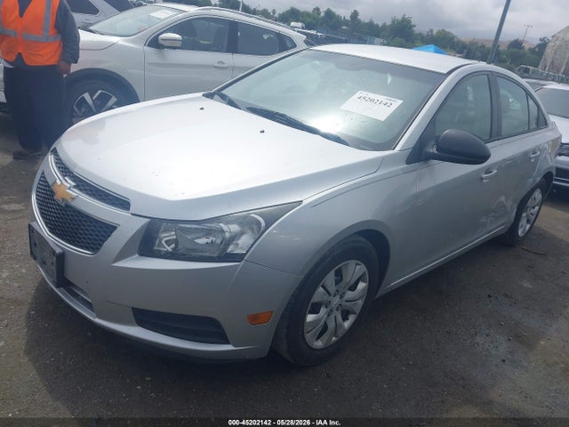 Chevrolet Cruze Ls Auto 2014 1G1PA5SHXE7479935 Image 2