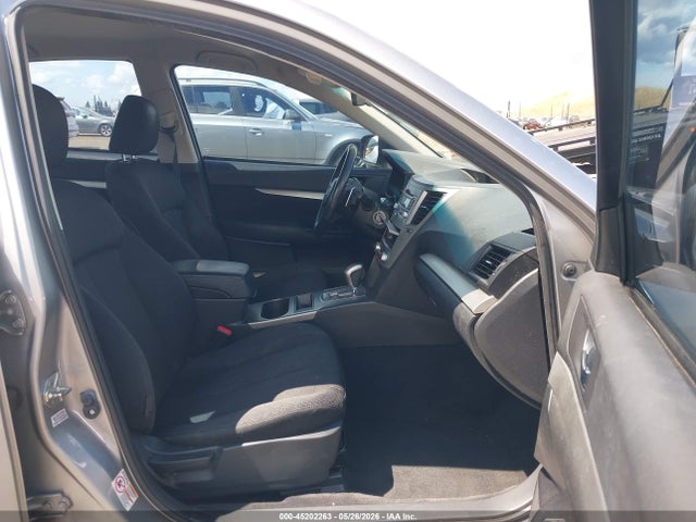 45202263 :رقم المزاد ، 4S3BMBB69B3227859 vin ، 2011 Subaru Legacy 2.5i Premium مزاد بيع