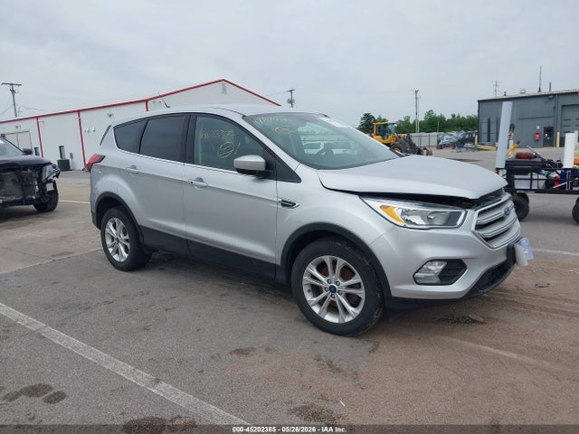 Ford ESCAPE SE 2019 1FMCU0GD0KUC23611 Image 1