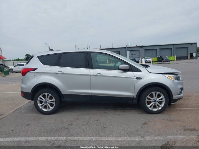 Ford ESCAPE SE 2019 1FMCU0GD0KUC23611 Image 13