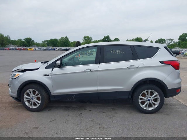 Ford ESCAPE SE 2019 1FMCU0GD0KUC23611 Image 14