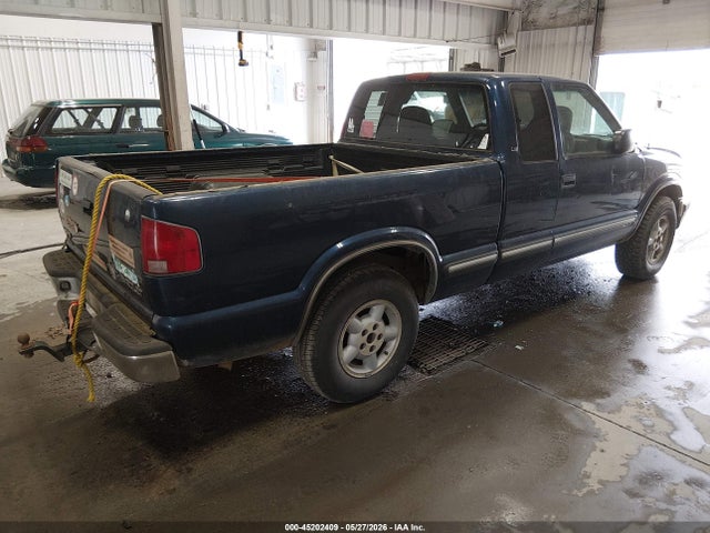 45202409 :رقم المزاد ، 1GCDT19W518102953 vin ، 2001 Chevrolet S-10 Ls مزاد بيع