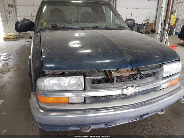 45202409 :رقم المزاد ، 1GCDT19W518102953 vin ، 2001 Chevrolet S-10 Ls مزاد بيع