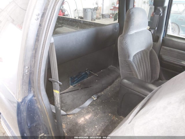 45202409 :رقم المزاد ، 1GCDT19W518102953 vin ، 2001 Chevrolet S-10 Ls مزاد بيع