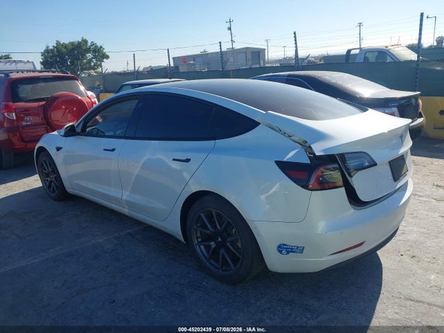 Tesla Model 3 Standard Range Plus Rear-wheel Drive 2021 5YJ3E1EA1MF002756 Image 3