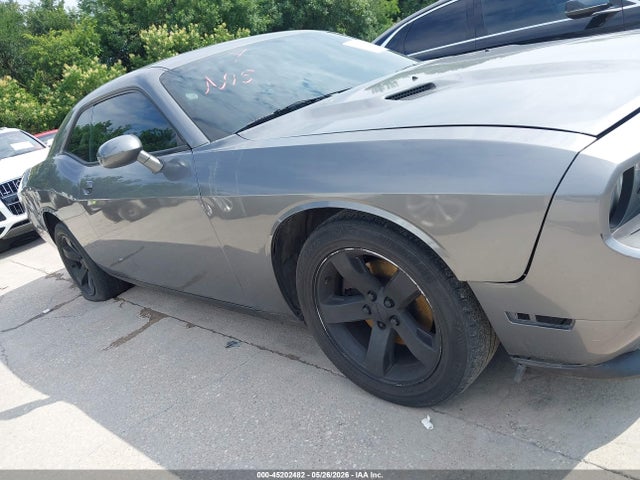 45202482 :رقم المزاد ، 2C3CDYAG2CH204802 vin ، 2012 Dodge Challenger Sxt مزاد بيع